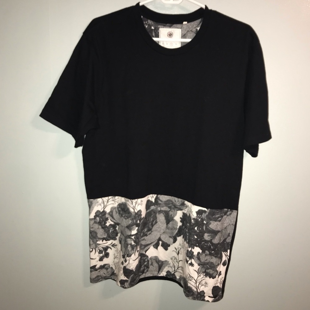Black t-shirt with rose panel